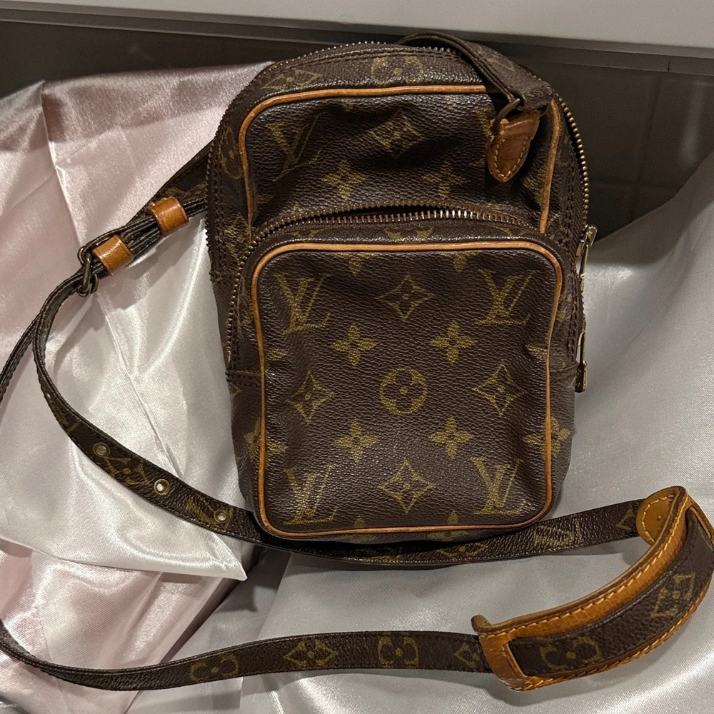 Louis Vuitton amazone Brown Monogram crossbody Bag